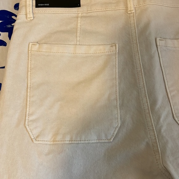 NWT Ann Taylor The Easy Straight Jean, Size 6 - Picture 9 of 11